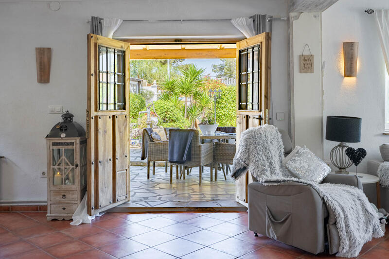 6 bedroom Villa for sale