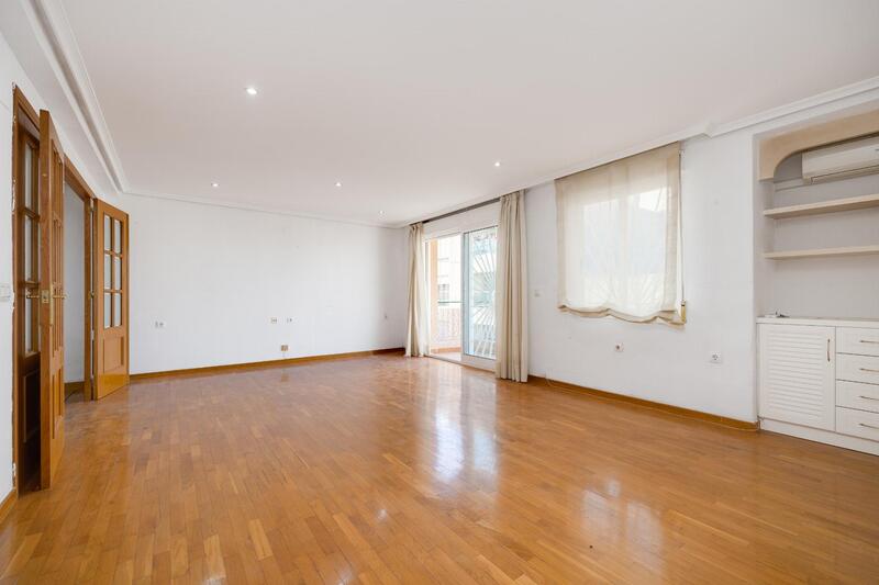 Villa à vendre dans Torrevieja, Alicante