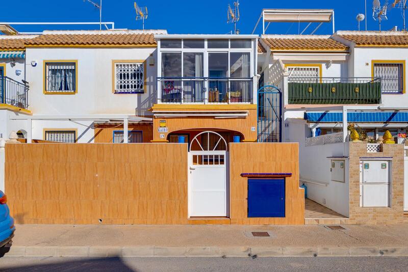 Villa Te koop in Torrevieja, Alicante