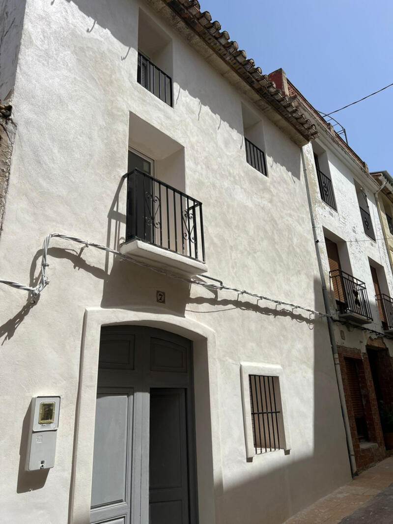 Rekkehus til salgs i La Vall de Laguar, Alicante
