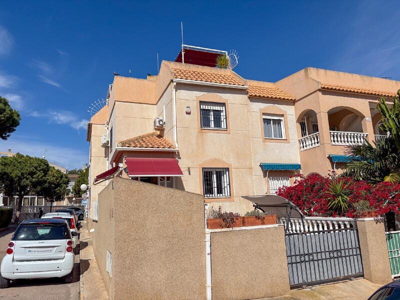 Rekkehus til salgs i Los Balcones, Alicante