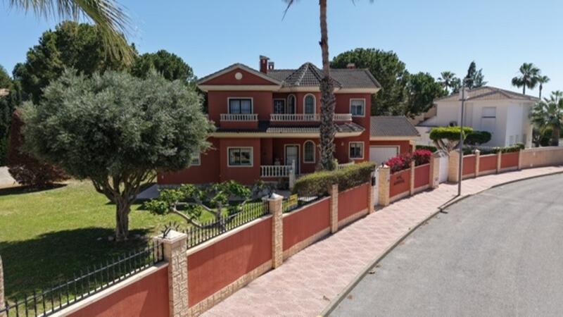 4 bedroom Villa for sale