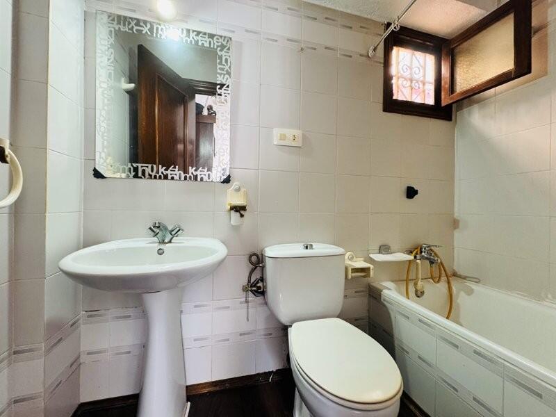 5 bedroom Townhouse for sale