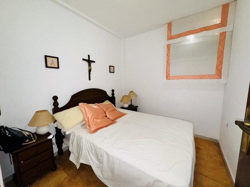 5 bedroom Townhouse for sale