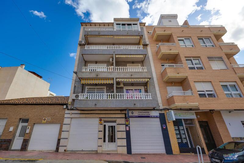 квартира продается в Torrevieja, Alicante