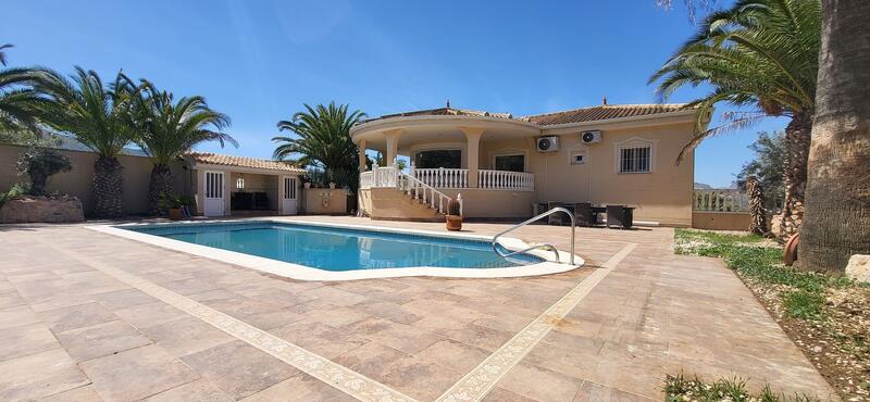 Villa til salg i Hondon de las Nieves, Alicante