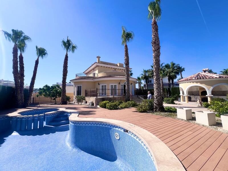 Villa til salgs i Ciudad Quesada, Alicante