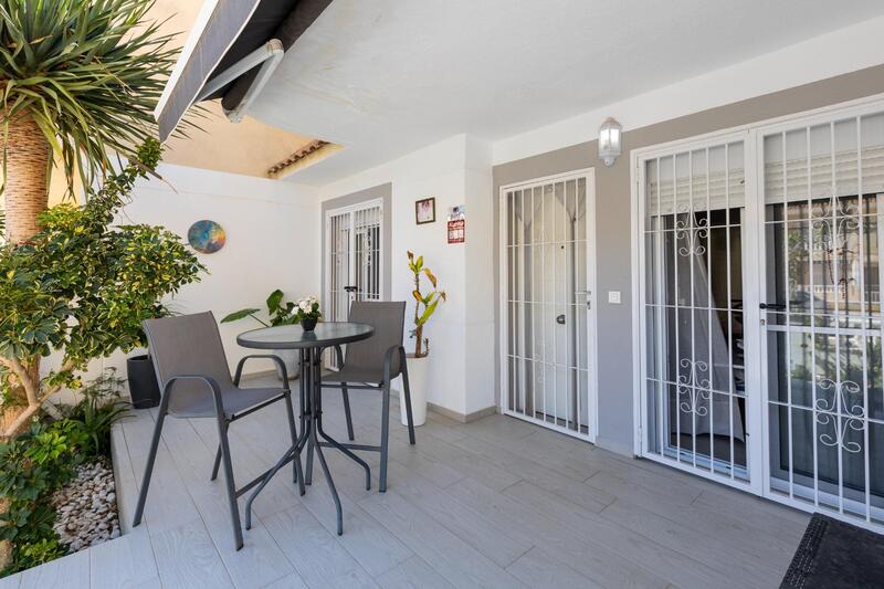 Villa en venta en Guardamar del Segura, Alicante