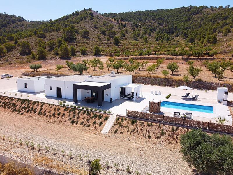 Villa til salgs i Hondon de las Nieves, Alicante