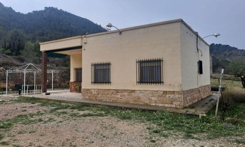Landsted til salg i Hondon de las Nieves, Alicante