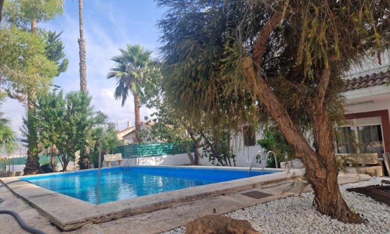 5 bedroom Country House for sale