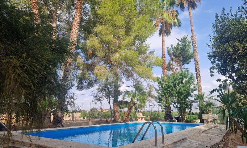 5 bedroom Country House for sale