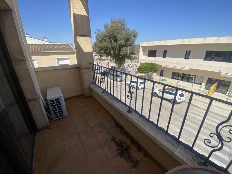 3 slaapkamer Gezinswoning Te koop