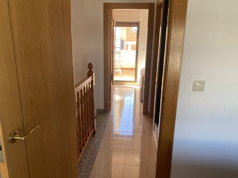 3 slaapkamer Gezinswoning Te koop