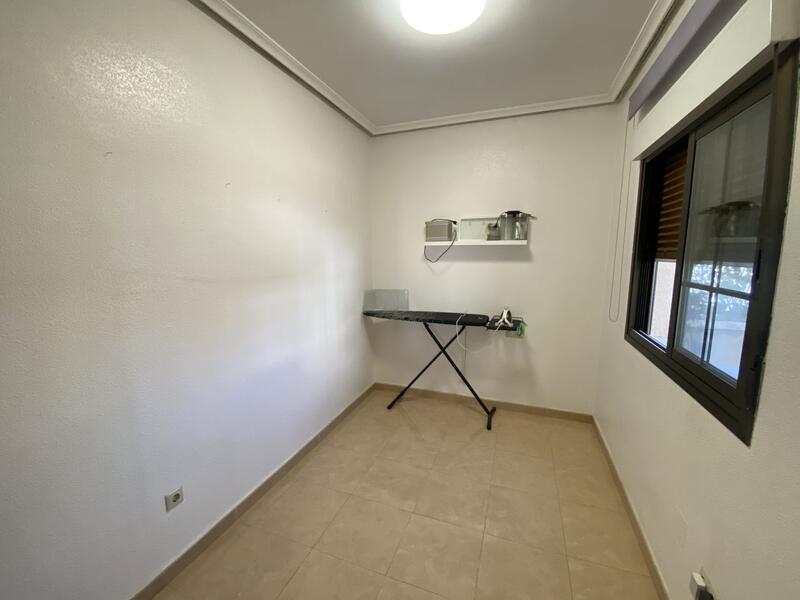 3 slaapkamer Gezinswoning Te koop