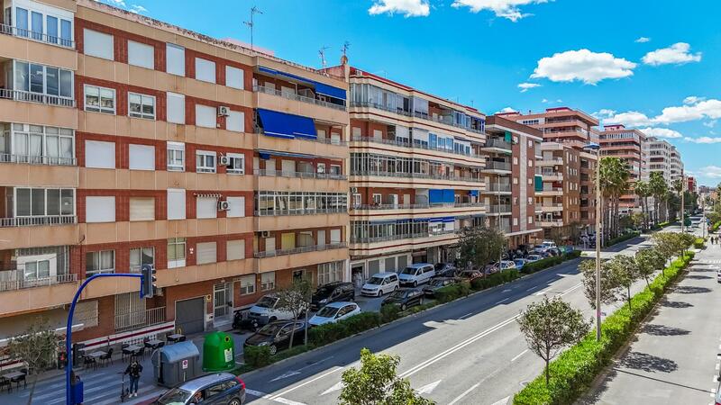 3 bedroom Townhouse for sale