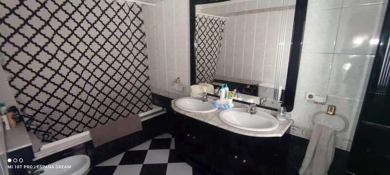 6 Cuarto Villa en venta