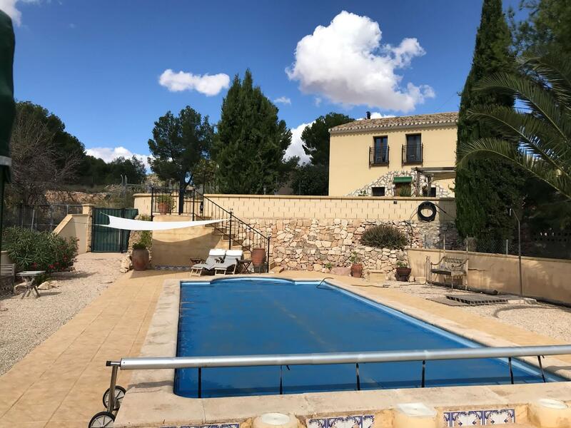 6 chambre Auberge à vendre