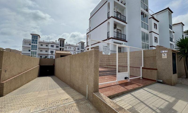 Local Commercial à vendre dans Orihuela Costa, Alicante