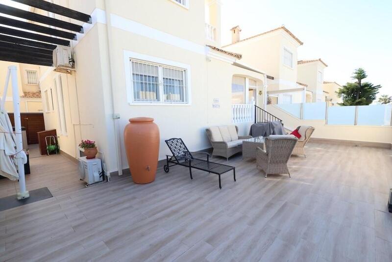 4 Cuarto Villa en venta