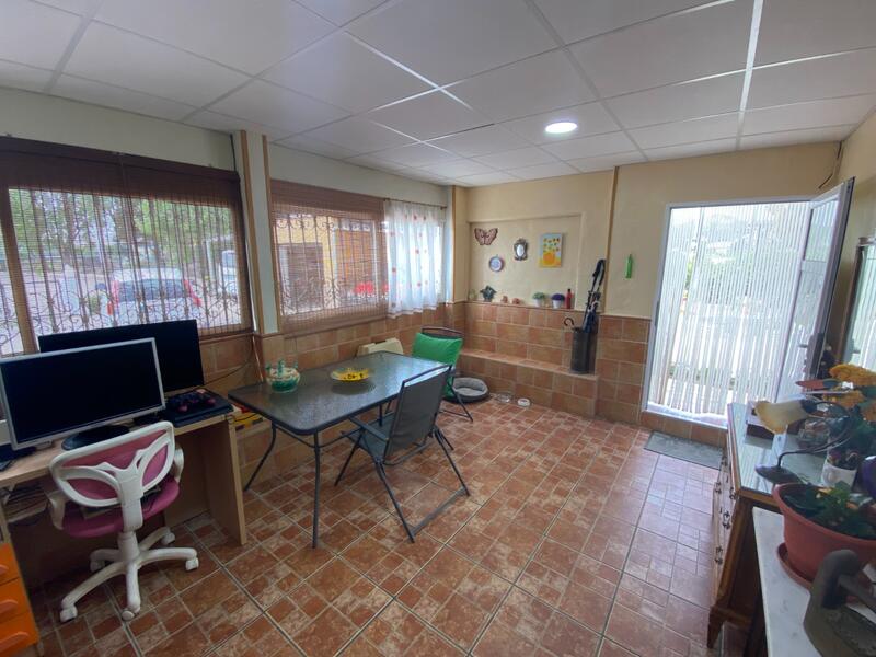 4 bedroom Country House for sale