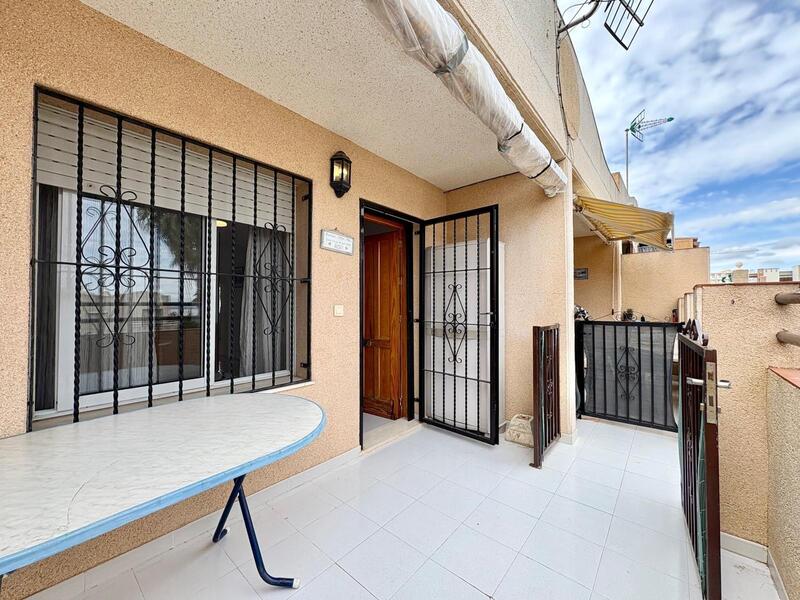 Villa en venta en Torrevieja, Alicante