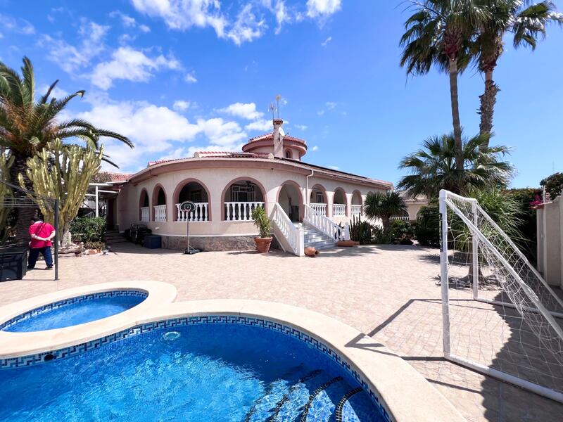 Villa til salg i Ciudad Quesada, Alicante