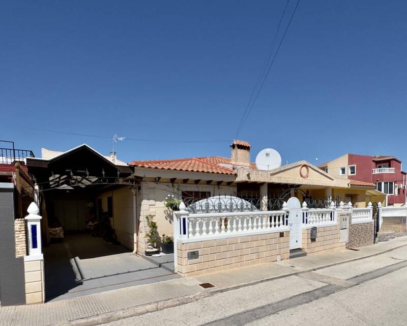 Villa à vendre dans Benijófar, Alicante