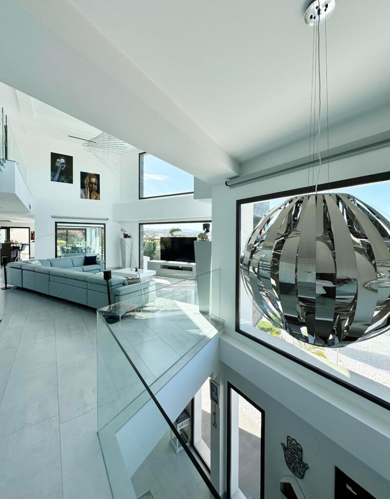 5 bedroom Villa for sale