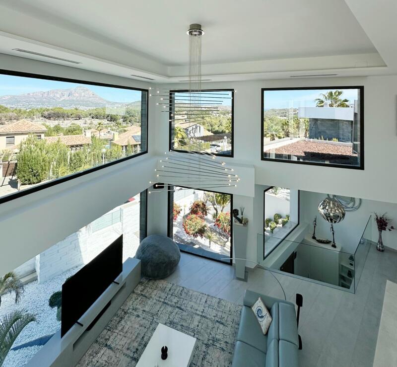 5 bedroom Villa for sale