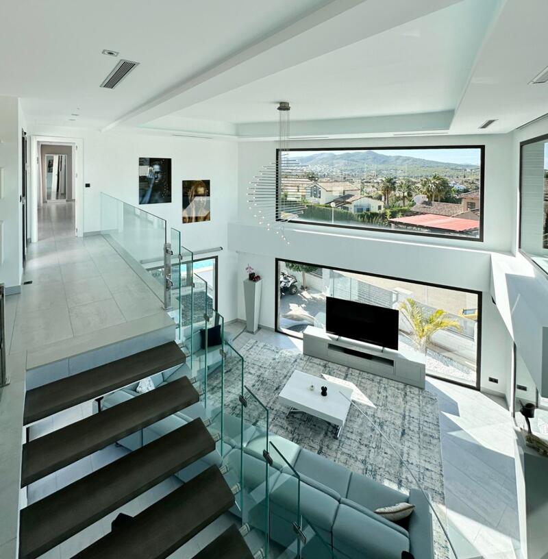 5 bedroom Villa for sale