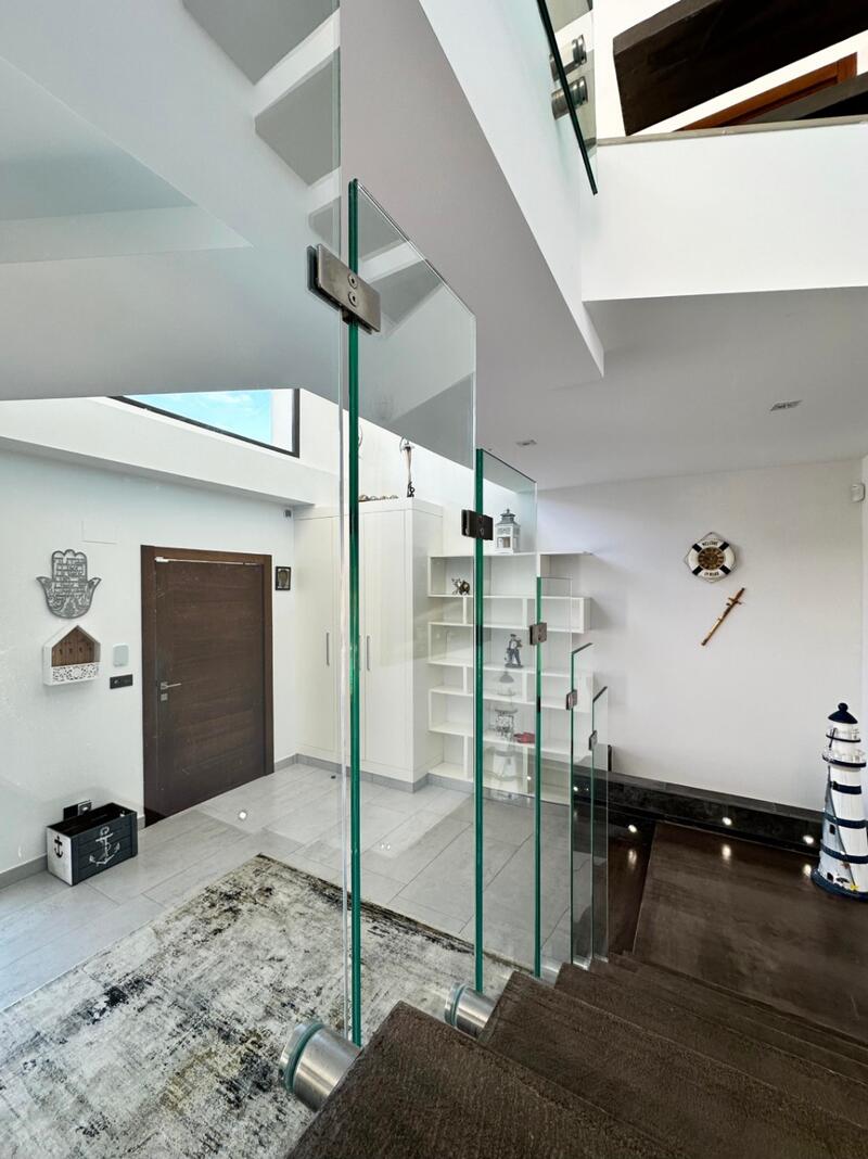 5 bedroom Villa for sale
