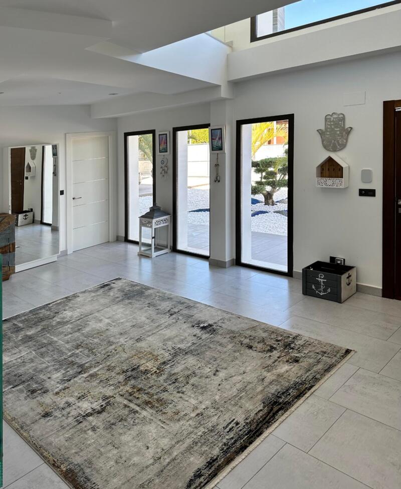 5 bedroom Villa for sale