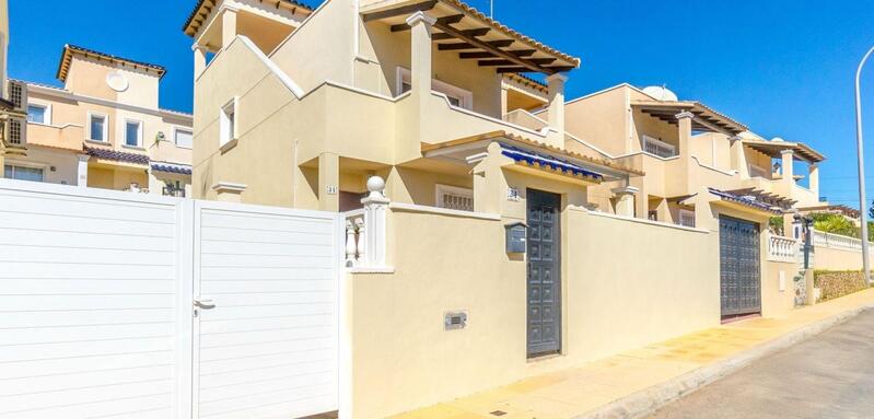Villa til salgs i Orihuela Costa, Alicante