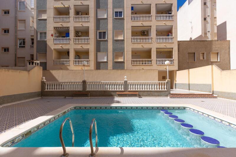 Villa til salg i Torrevieja, Alicante