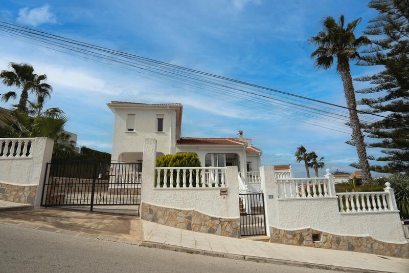 4 slaapkamer Villa Te koop