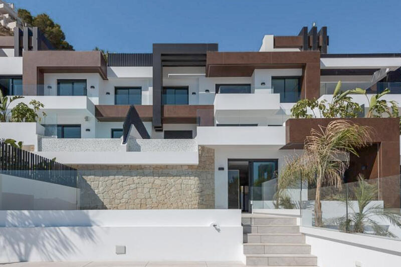 3 bedroom Apartment for sale