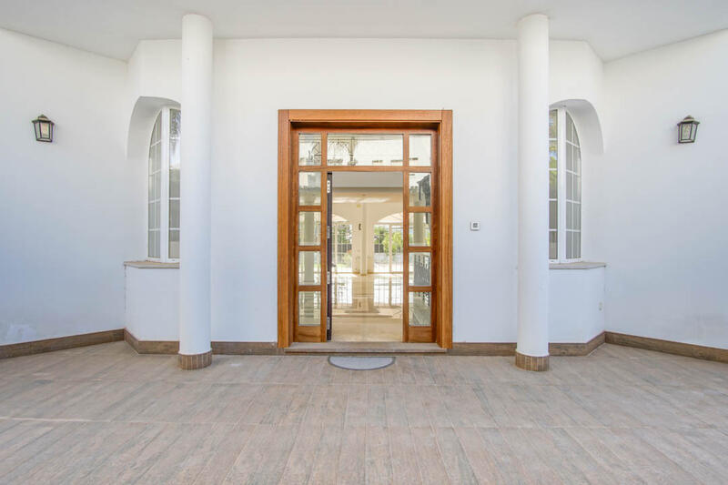 5 bedroom Villa for sale