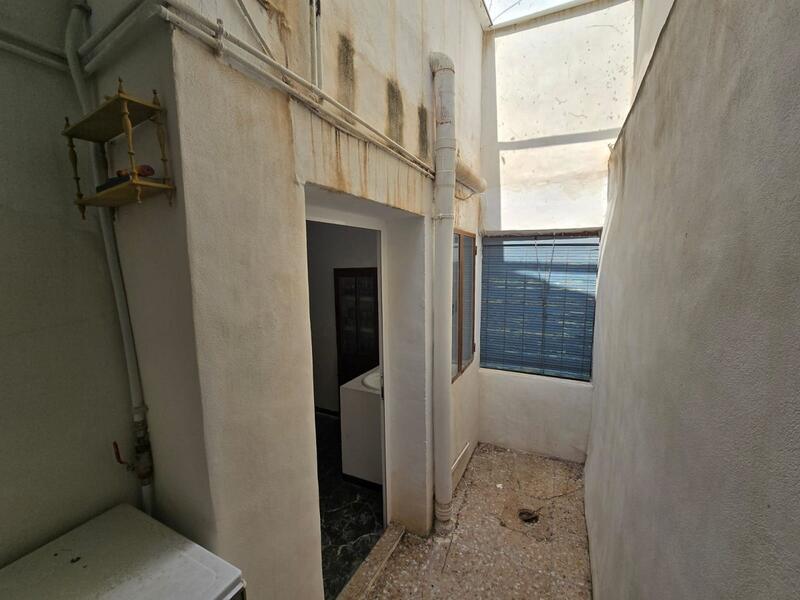 3 slaapkamer Gezinswoning Te koop