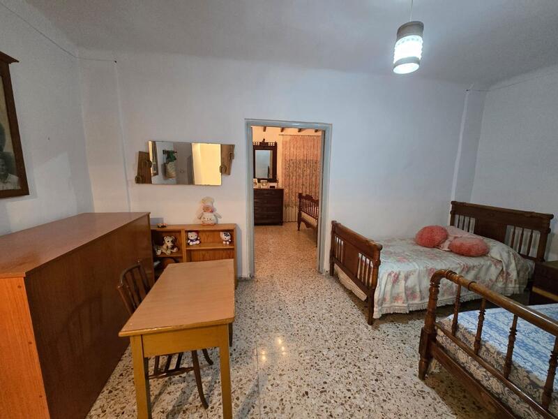 3 slaapkamer Gezinswoning Te koop