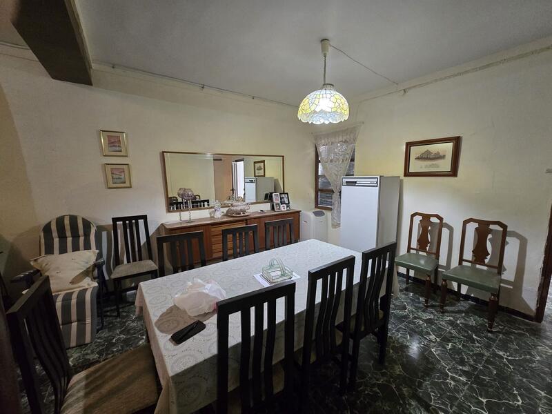 3 slaapkamer Gezinswoning Te koop