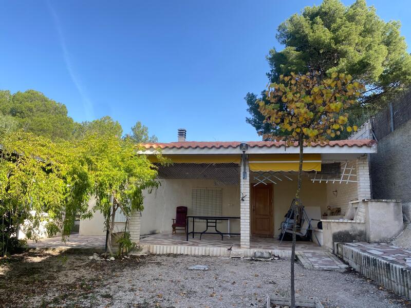 Villa til salgs i Sax, Alicante