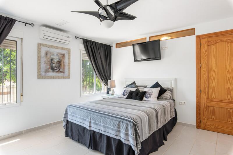 4 Schlafzimmer Landhaus zu verkaufen