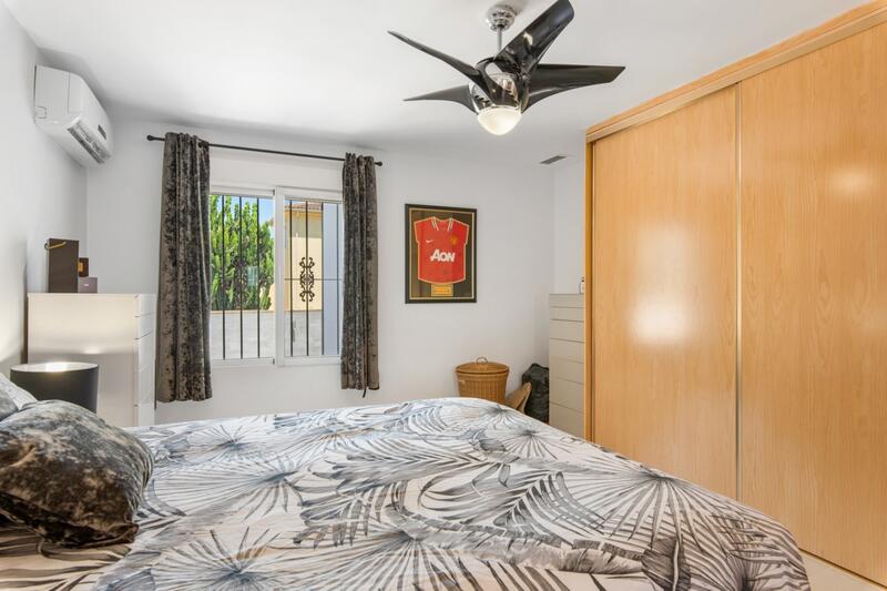 4 Schlafzimmer Landhaus zu verkaufen