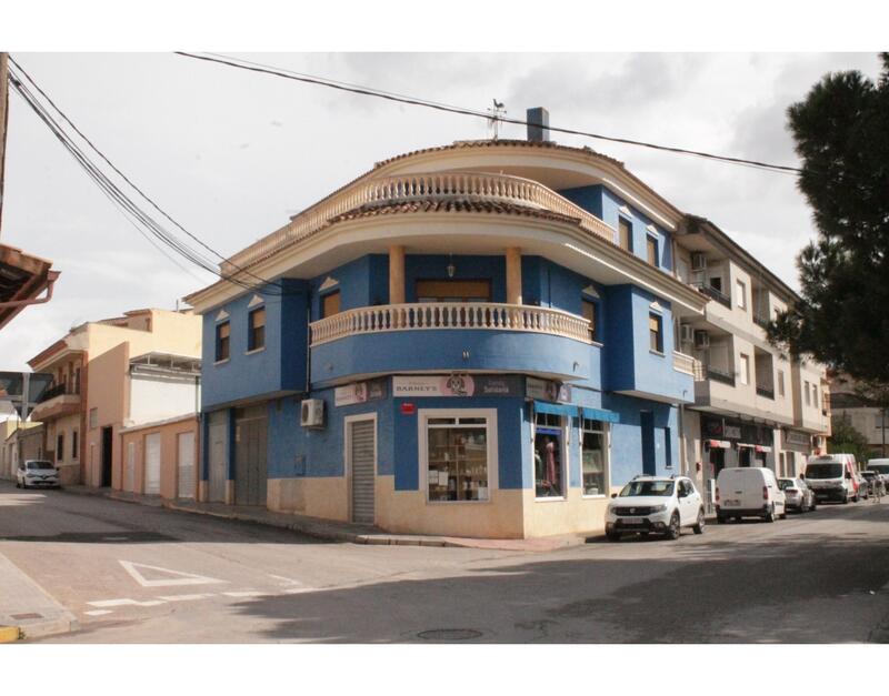 Townhouse for sale in Pinoso, Alicante