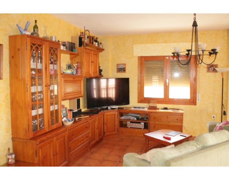 5 bedroom Townhouse for sale