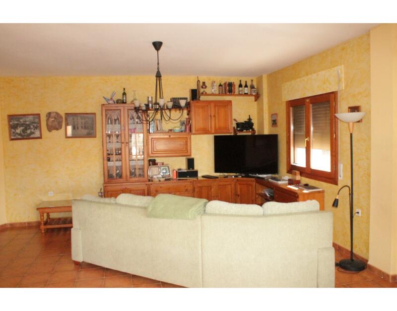 5 bedroom Townhouse for sale