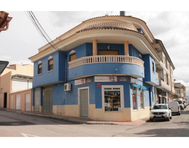5 bedroom Townhouse for sale