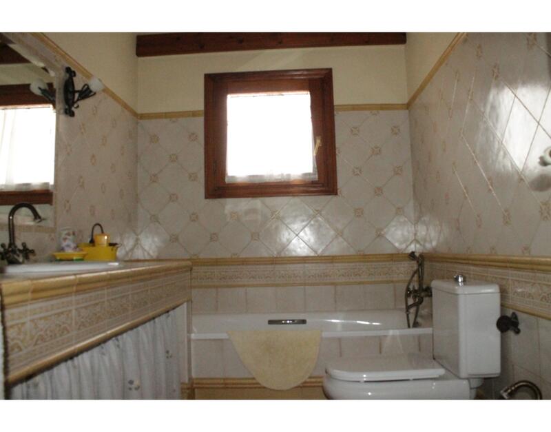5 bedroom Townhouse for sale