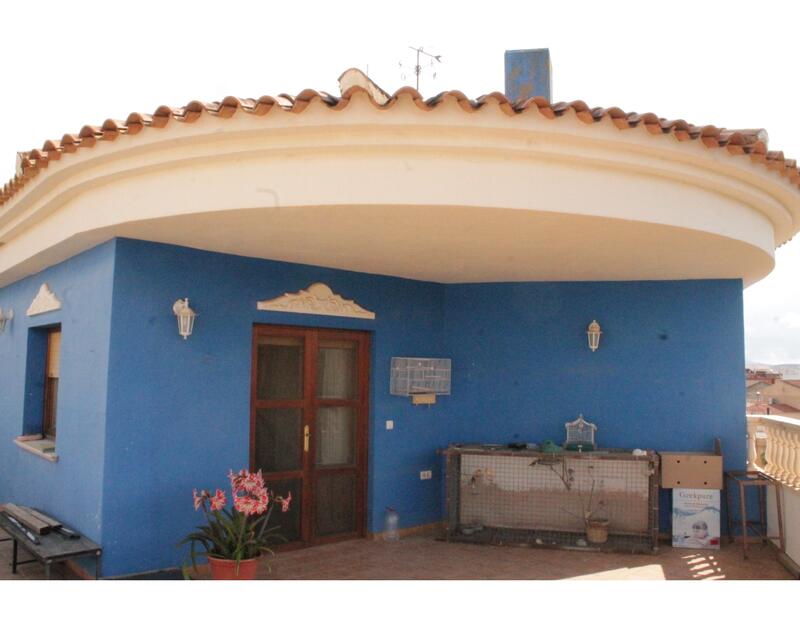 5 bedroom Townhouse for sale